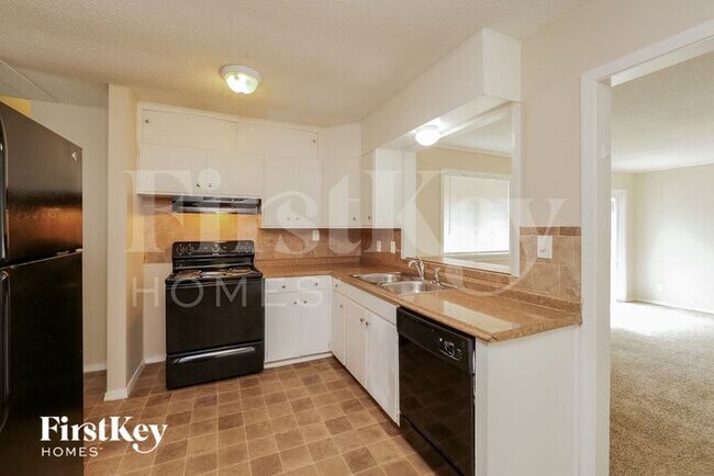 Foto del edificio - 8009 E 92nd St