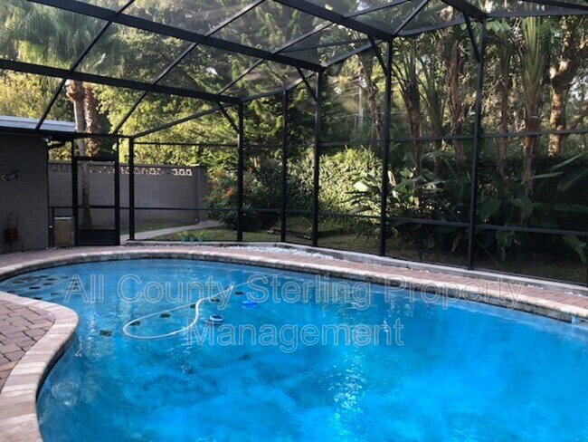 Building Photo - 402 Satsuma Dr