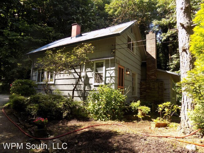 Building Photo - 3 br, 1 bath House - 4420 S 200th St