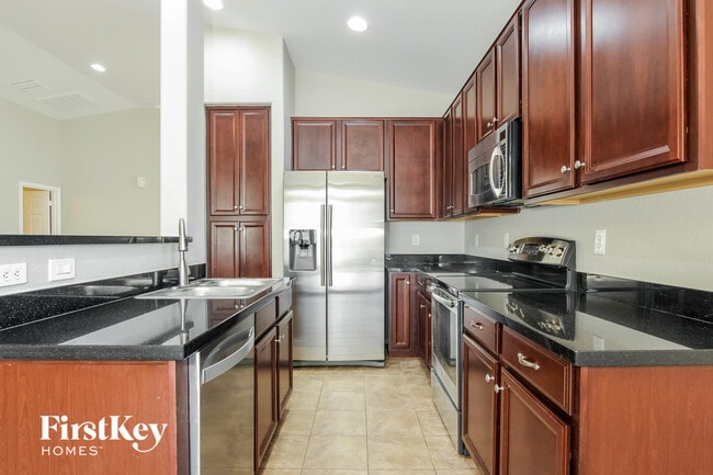 Building Photo - 15247 W Edgemont Ave