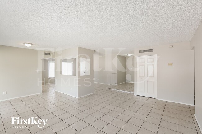 Foto del edificio - 14016 N 33rd Dr