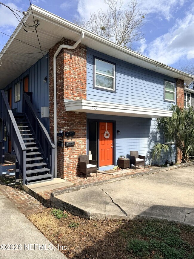 Foto del edificio - 1229 Willow Branch Ave