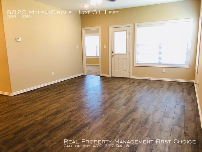 Foto del edificio - 9820 Mylea Cir