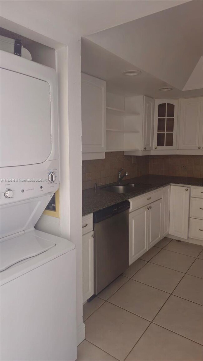 Foto del edificio - 290 174th St St