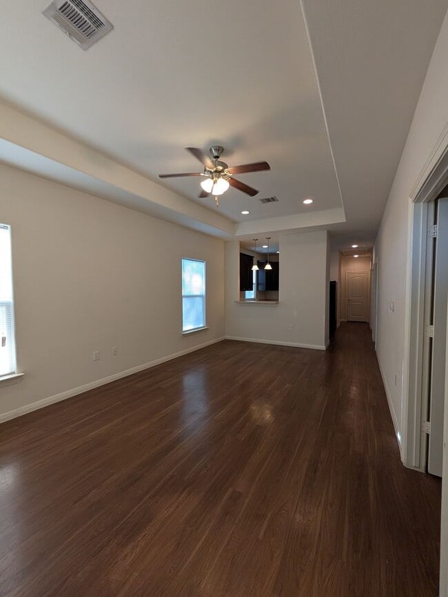 Foto del edificio - 405 E Simmons Ave