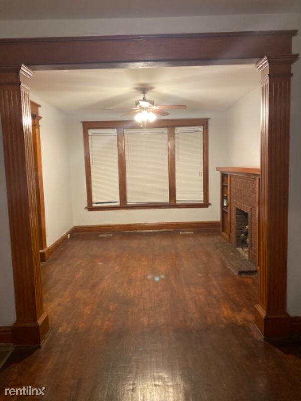 Building Photo - 6112 S Maplewood Ave