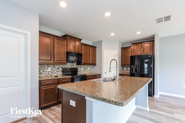 Building Photo - 333 Cascade Bend Dr