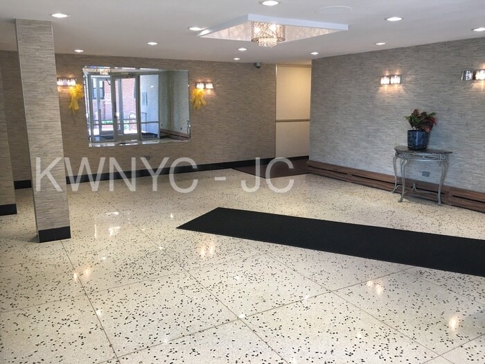 Foto principal - 1100 Stadium Ave