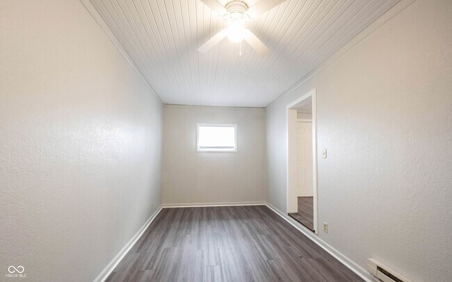 Foto del edificio - 2142 W US Hwy 40