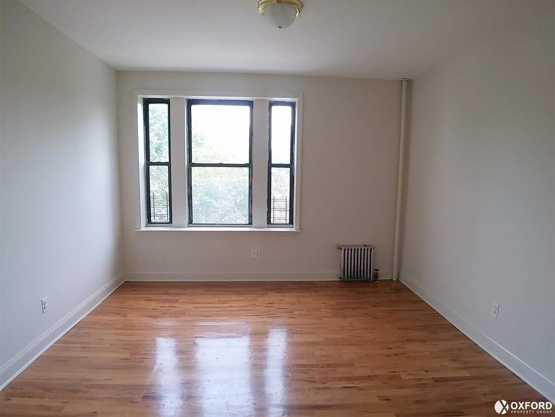 Foto principal - 2121 Foster Ave