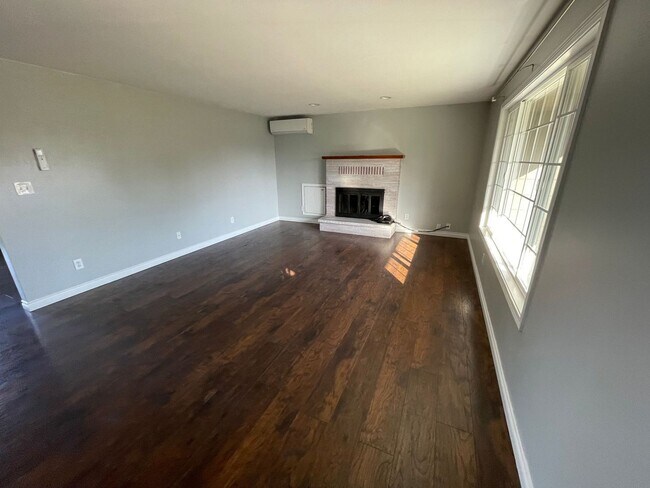 Foto del edificio - 2 Bedroom 1.5 Bath Washer Dryer Included i...