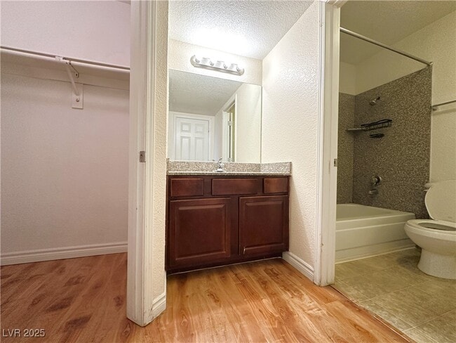 Building Photo - 2606 S Durango Dr
