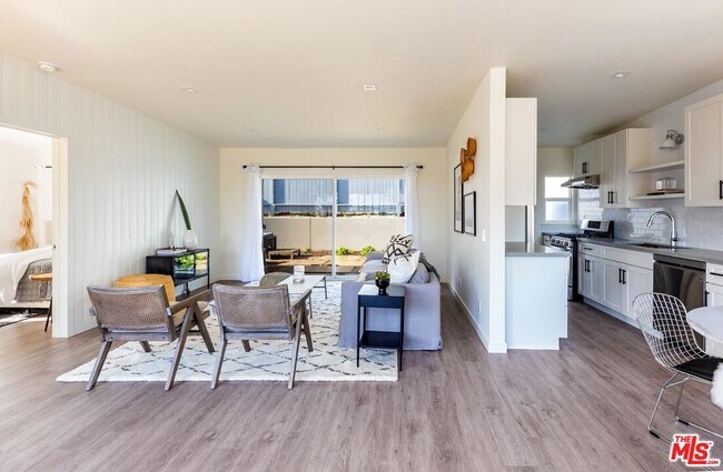Foto del edificio - 6453 Sycamore Meadows Dr