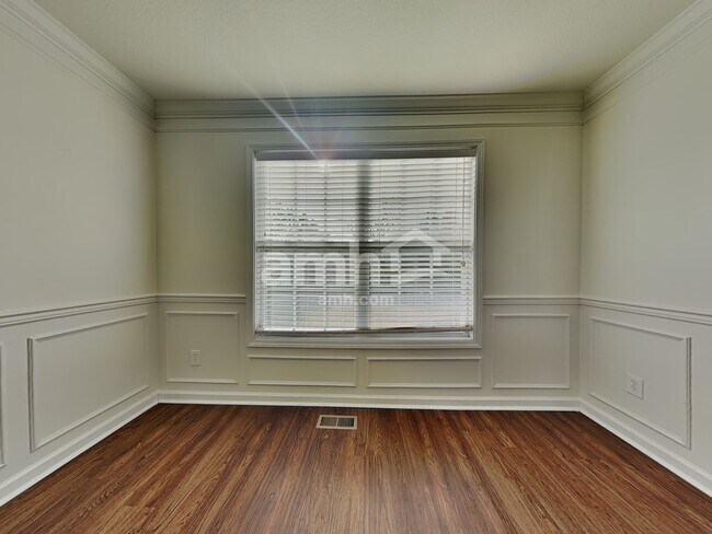 Foto del edificio - 3342 Hunt Crest Rd