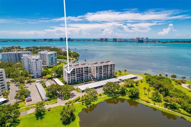 Foto del edificio - 100 Oakmont Ln