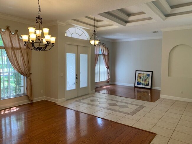 Foto del edificio - Beautiful 4 bedroom 3 bathroom pool home i...