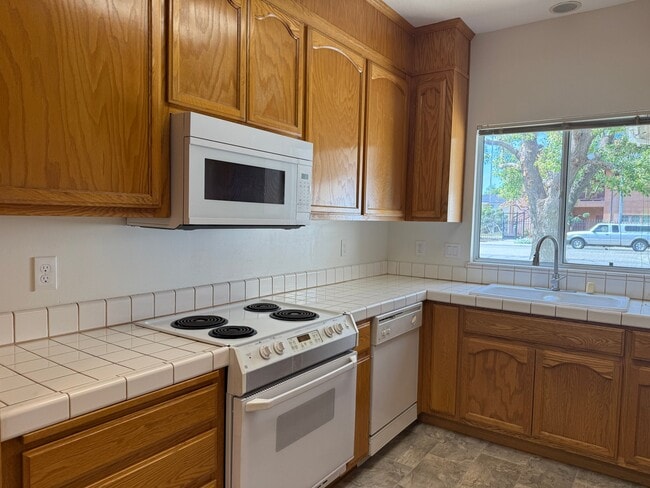 Foto del edificio - 1296 Woodhaven Ln