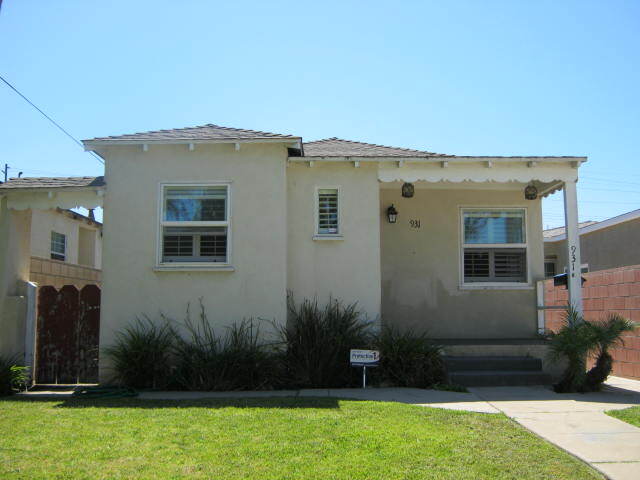 Front Of duplex - 931 S Oak St