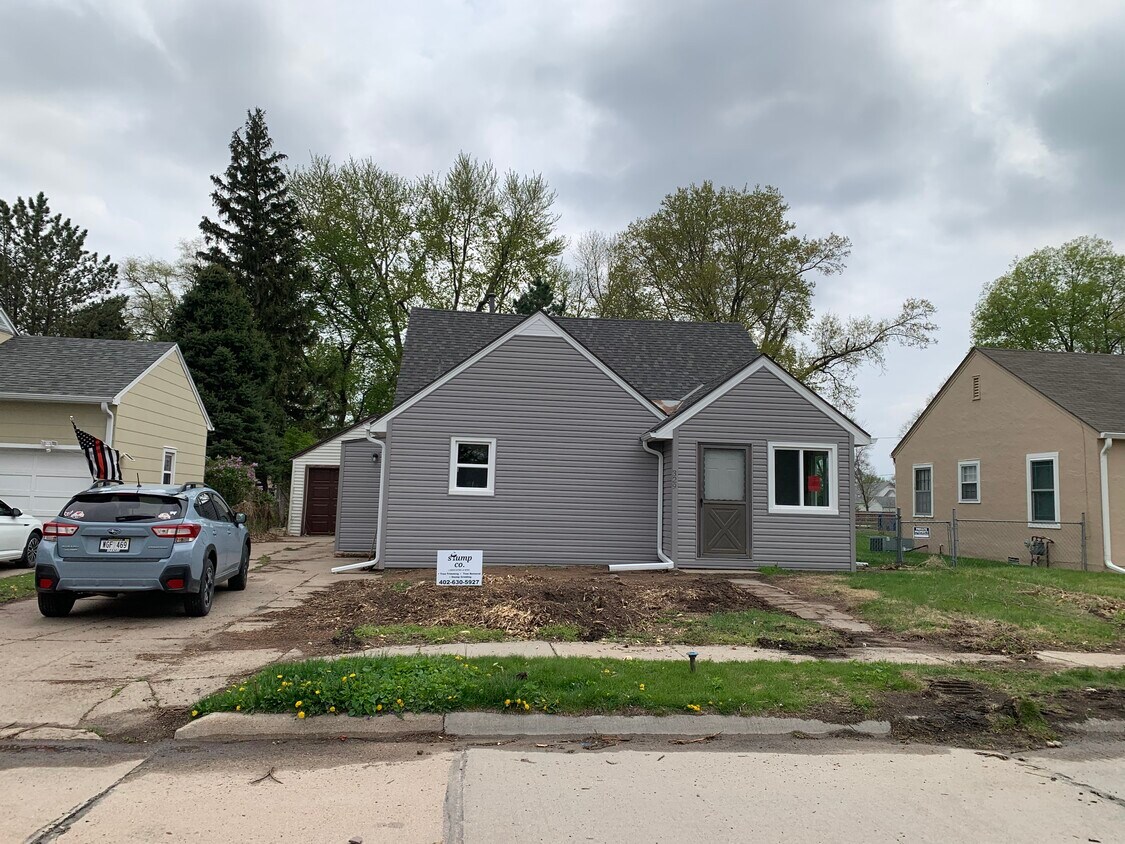 329 W Gardiner St, Valley, NE 68064 House Rental in Valley, NE