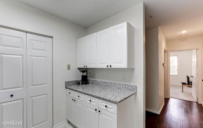 Building Photo - 20320 Beechwood Terrace