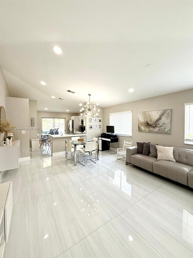 Foto del edificio - 20851 NW 4 St