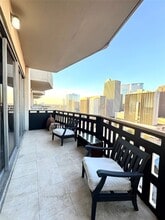 Building Photo - 2016 Main St