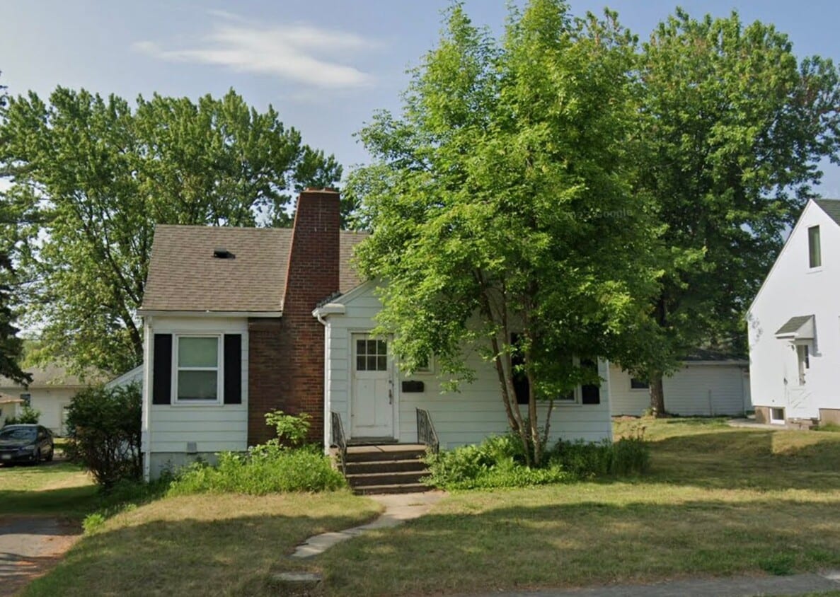 AVAILABLE JUNE 4 Bed 2 Bath w/Garage Nea... House Rental in Duluth