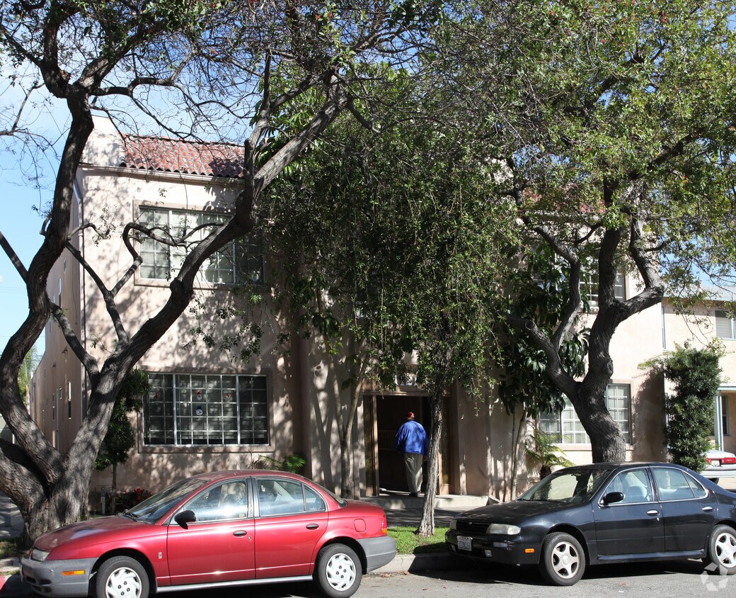 Foto del edificio - 1121 E 3rd St