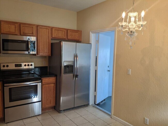 Foto del edificio - 2226 Oakmont Dr