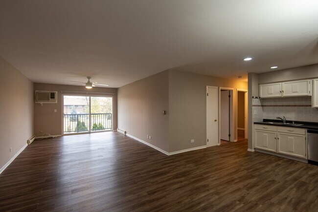 Foto del edificio - 834 E Old Willow Rd