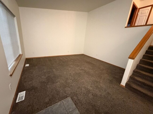 Building Photo - New paint! 4 Bedroom in West Pasco close to Maya Angelou Elementary!