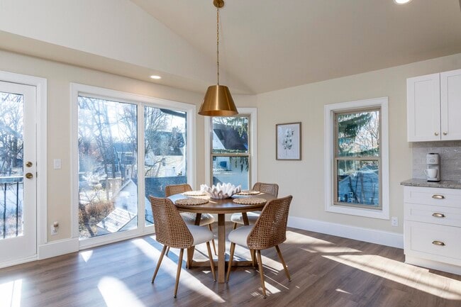 Foto del edificio - 7223 University Ave