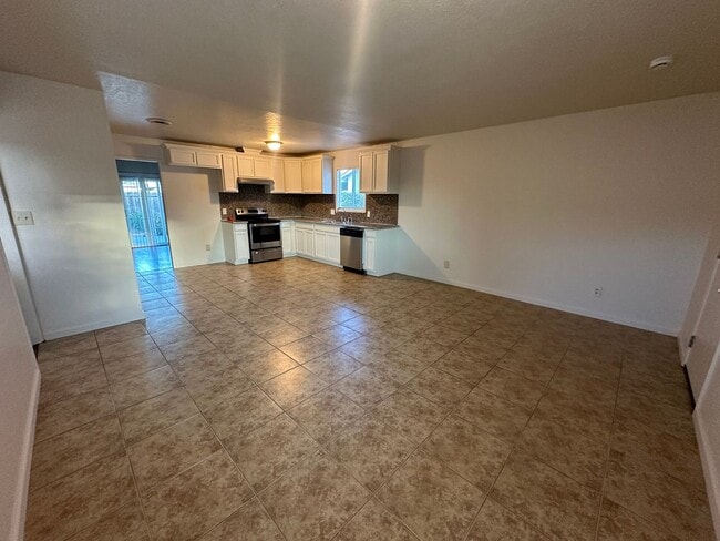 Building Photo - Update Kitchen