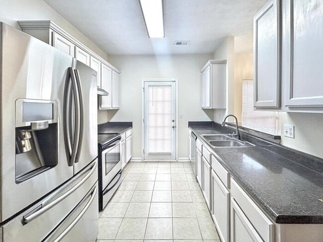 Building Photo - 4159 Park Chase Dr