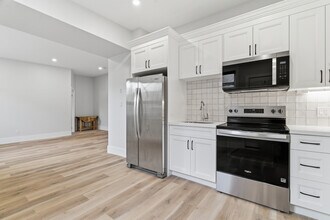 Building Photo - 140 Metcalfe St