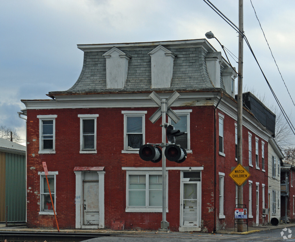 Building Photo - 233 - 237 S 3rd St