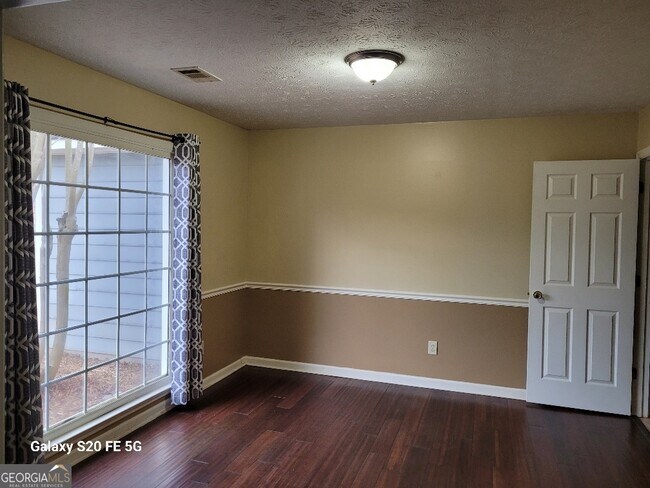 Building Photo - 108 Huntington Dr