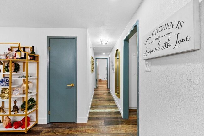 Foto del edificio - 16272 Trinidad Dr