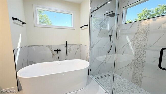 Foto del edificio - 1821 Desoto Blvd N