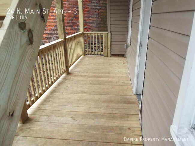 Foto del edificio - 1st Floor: 1 Bedroom/ 1 Bathroom Apartment...