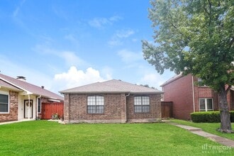 Building Photo - 1121 Cypress Ln