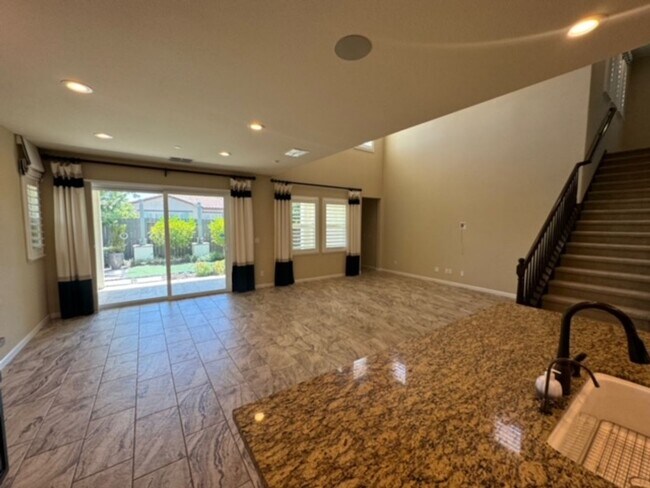 Foto del edificio - 2706 Chuckwagon Ln