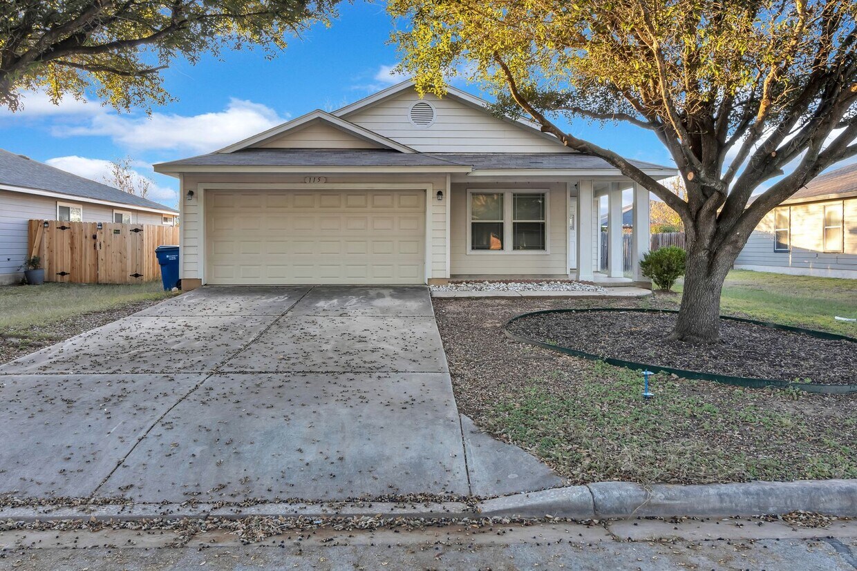 Primary Photo - Charming 3 Bed, 2 Bath House with Serene Yard