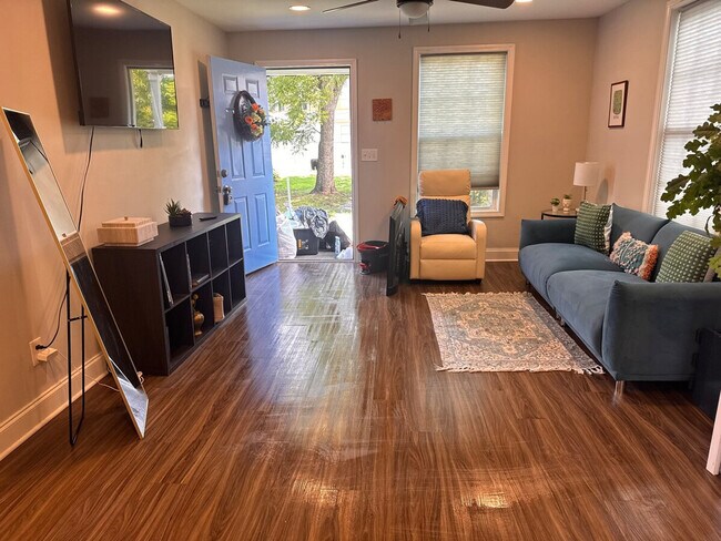 Foto del edificio - 119 Perry Rd