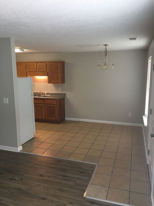 Foto del edificio - 3/2 Apartment in West Rome $1,195