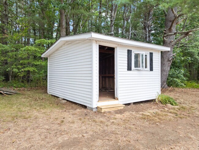 Building Photo - 381 Littlefield Rd