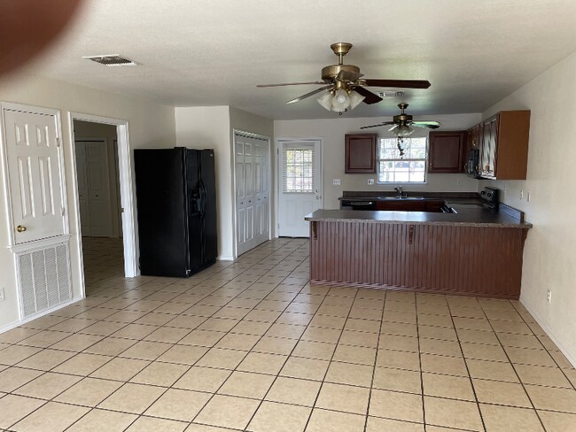 Foto del edificio - 485 Yorktown Dr