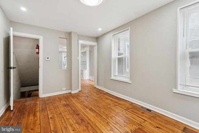 Building Photo - 161 Mifflin St
