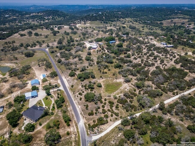 Foto del edificio - 111 Stony Hills Rd