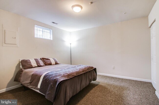Building Photo - 12802 Carousel Ct